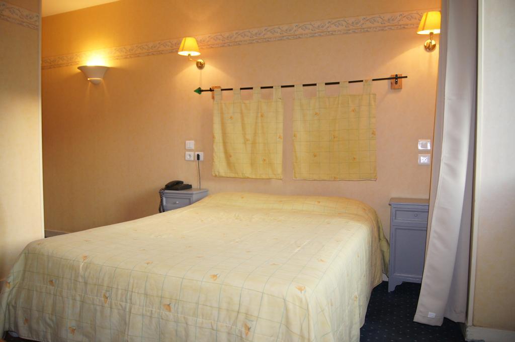 Relais Du Val Vert Le Puy-en-Velay Exterior photo